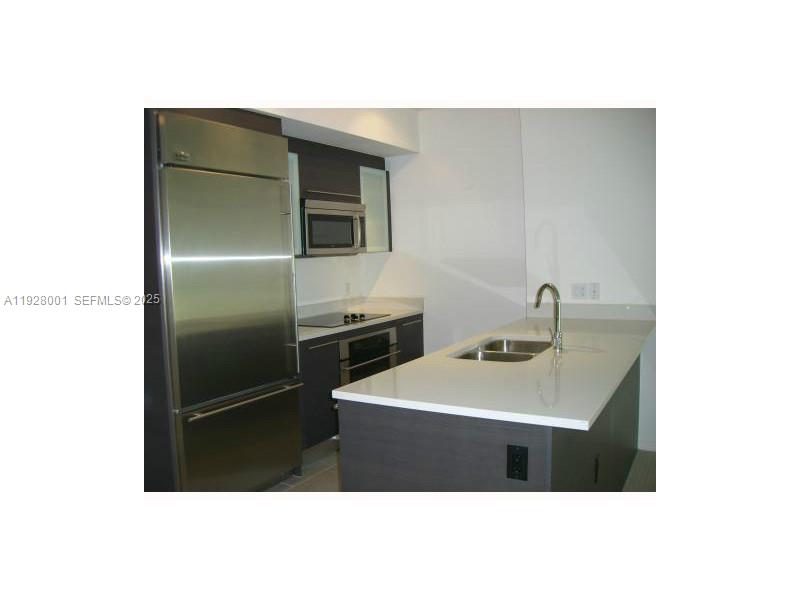 500 BRICKELL AV #3004, Miami FL 33131