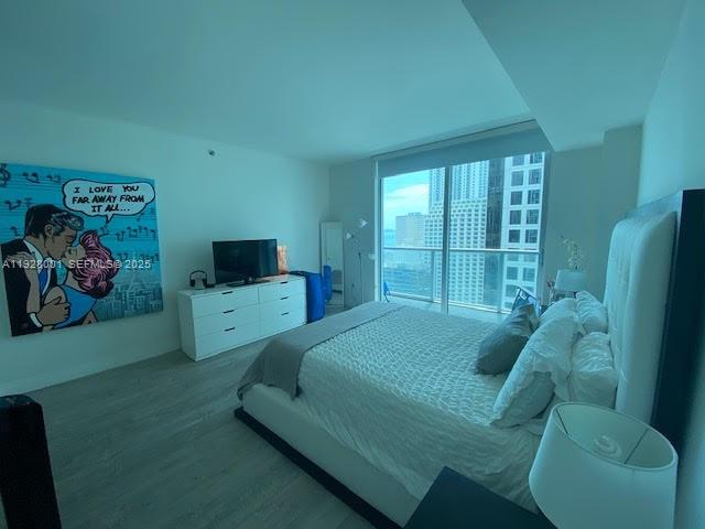 500 BRICKELL AV #3004, Miami FL 33131