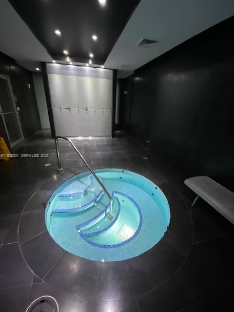 500 BRICKELL AV #3004, Miami FL 33131