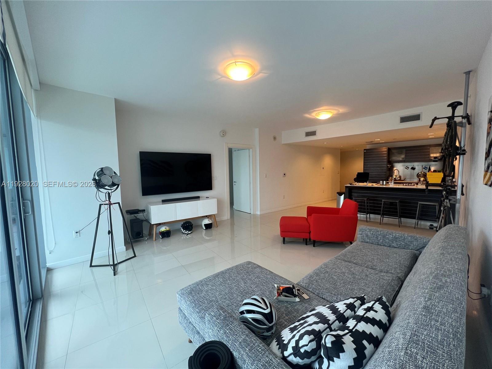 200 Biscayne Boulevard Way #3106, Miami FL 33131