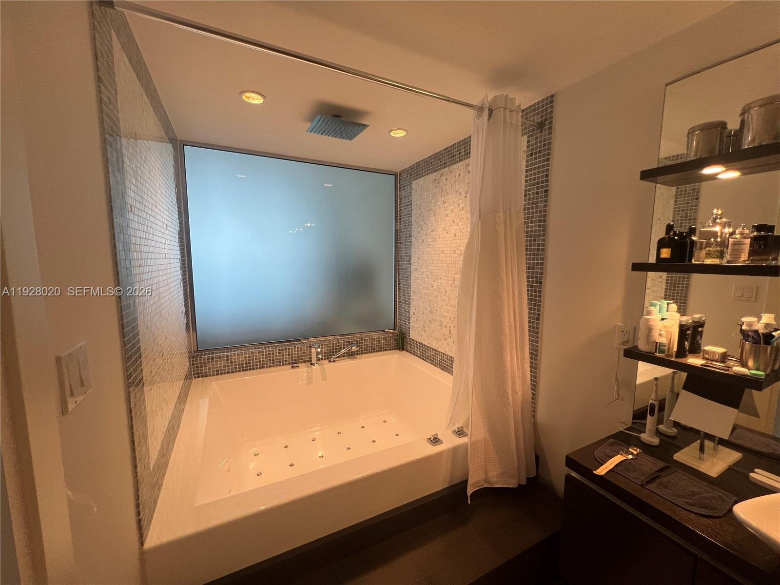 200 Biscayne Boulevard Way #3106, Miami FL 33131