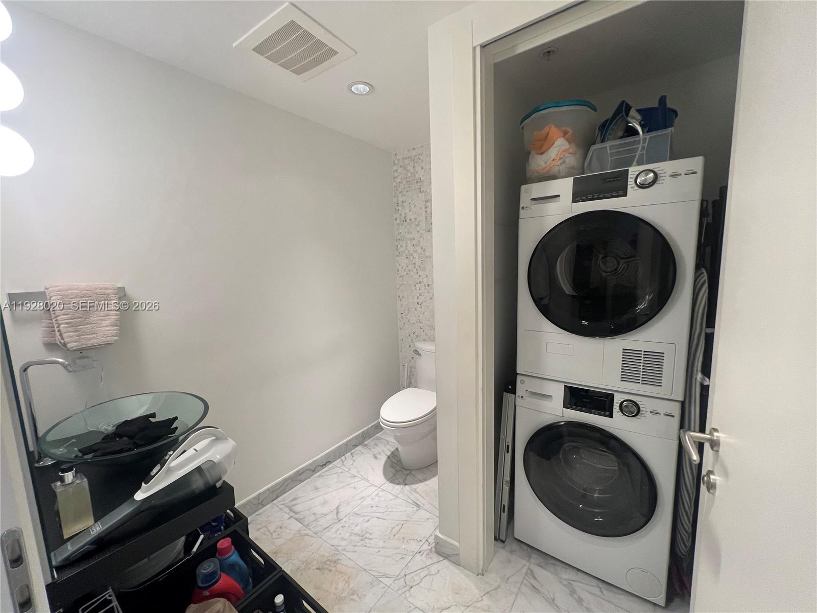 200 Biscayne Boulevard Way #3106, Miami FL 33131