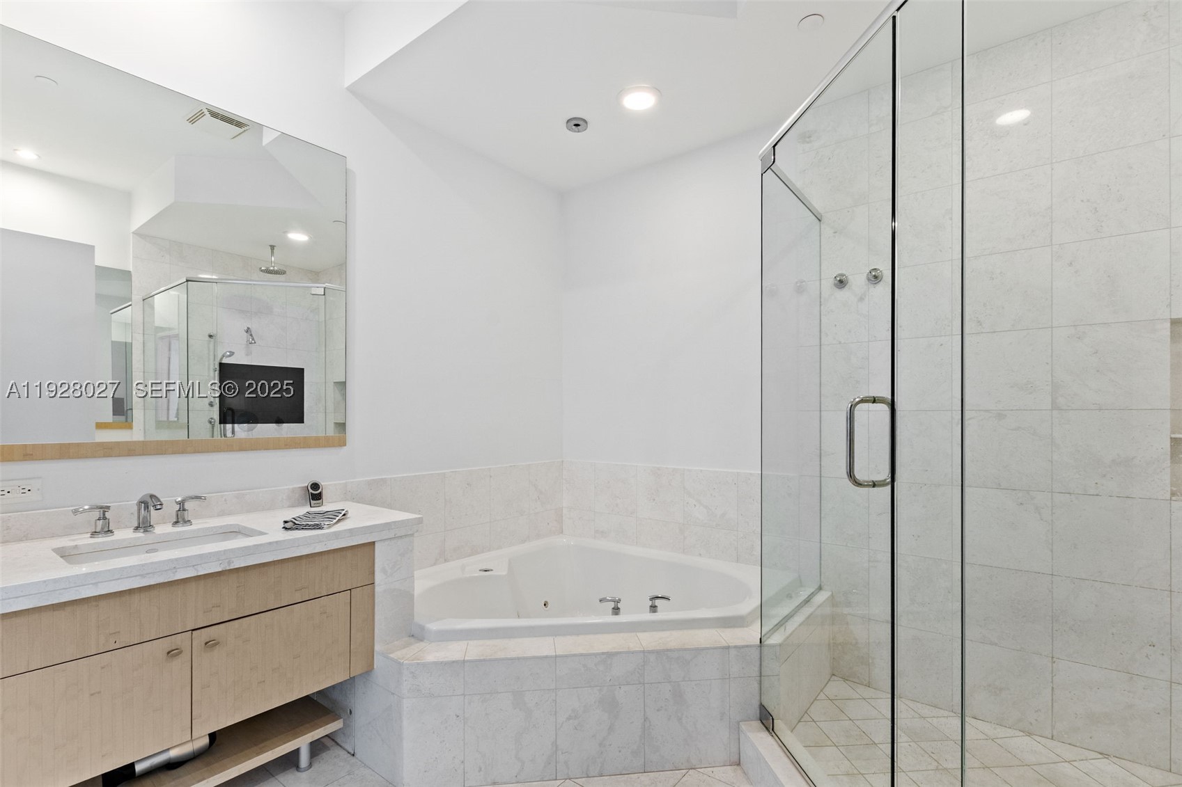 900 Brickell Key Blvd #2002, Miami FL 33131