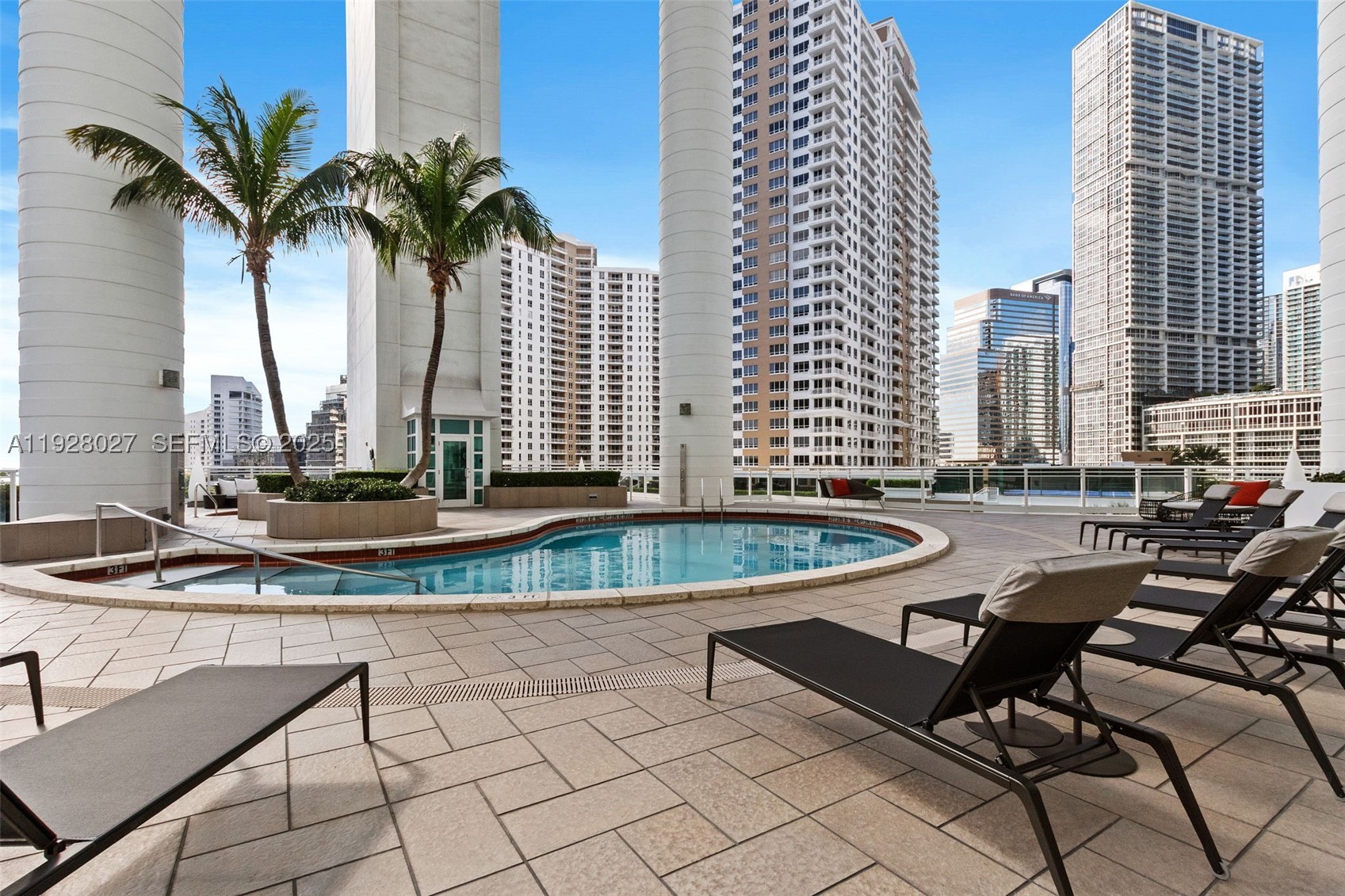 900 Brickell Key Blvd #2002, Miami FL 33131