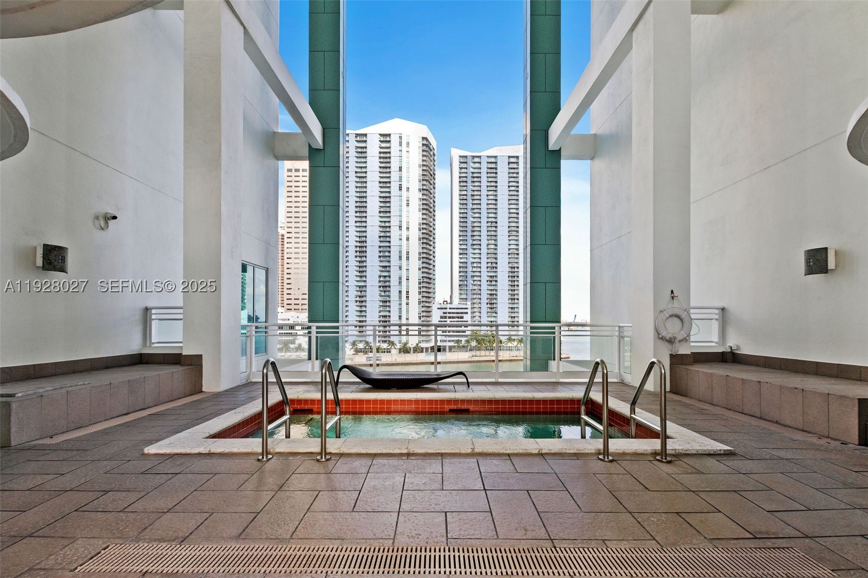 900 Brickell Key Blvd #2002, Miami FL 33131