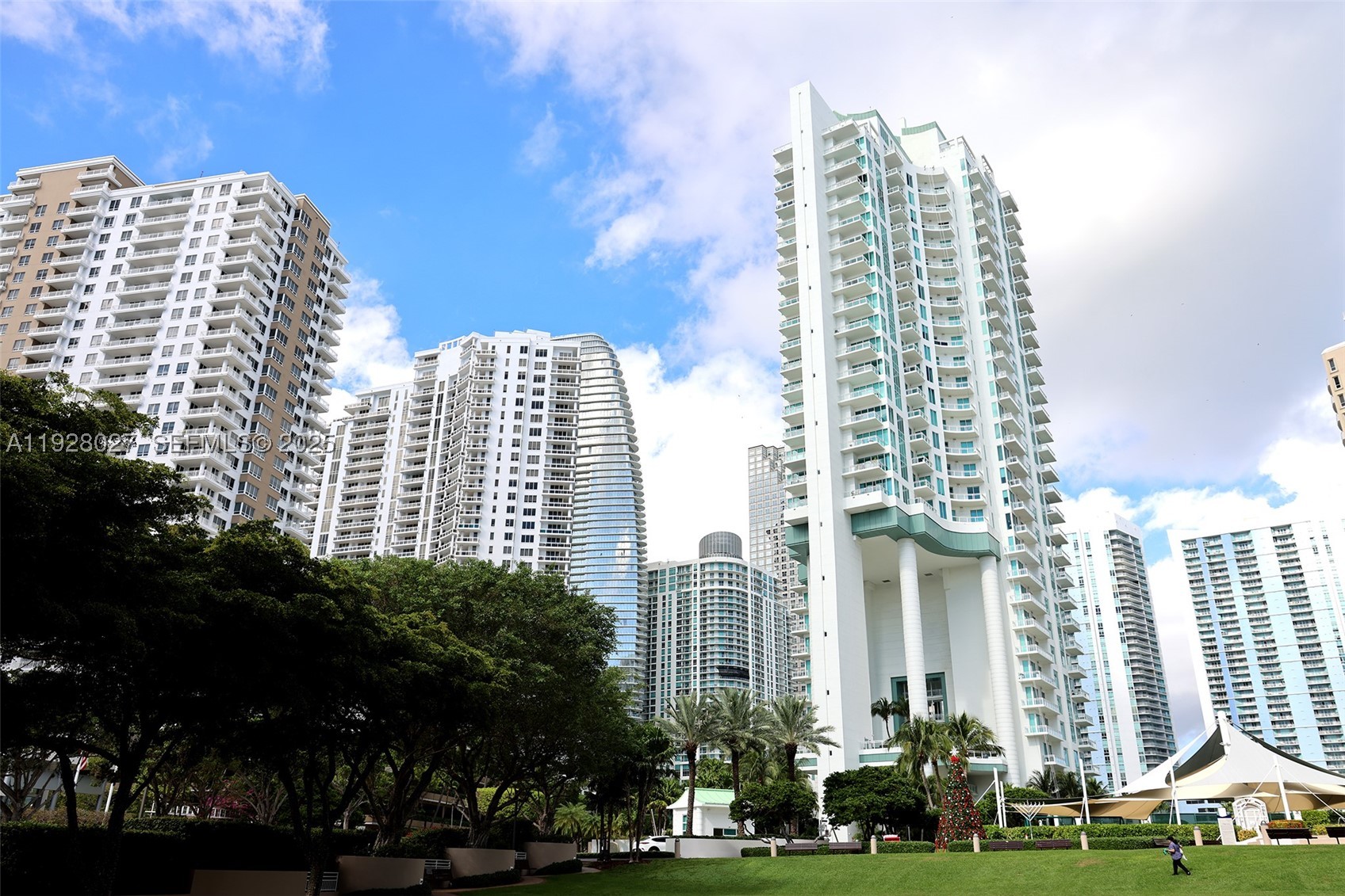 900 Brickell Key Blvd #2002, Miami FL 33131