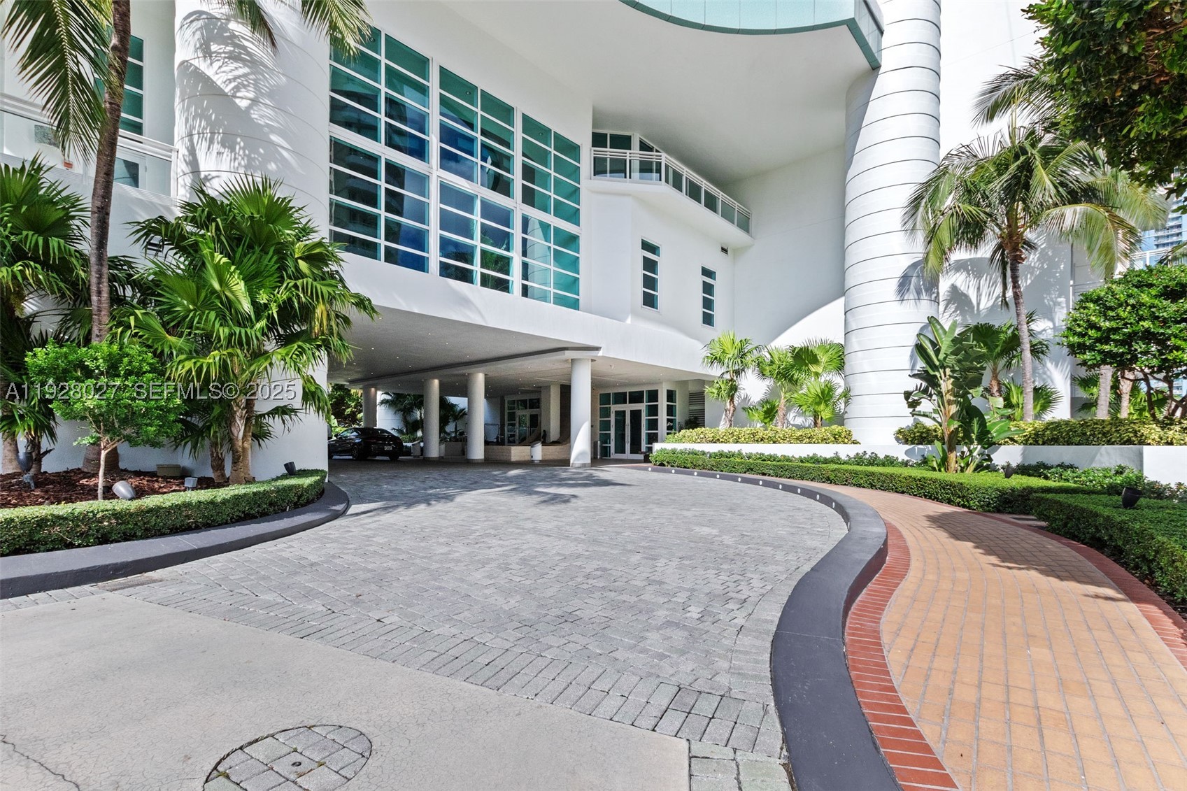 900 Brickell Key Blvd #2002, Miami FL 33131