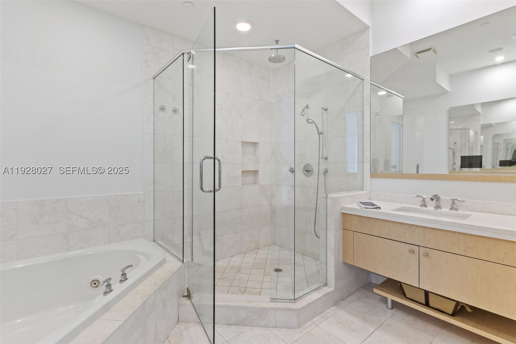 900 Brickell Key Blvd #2002, Miami FL 33131
