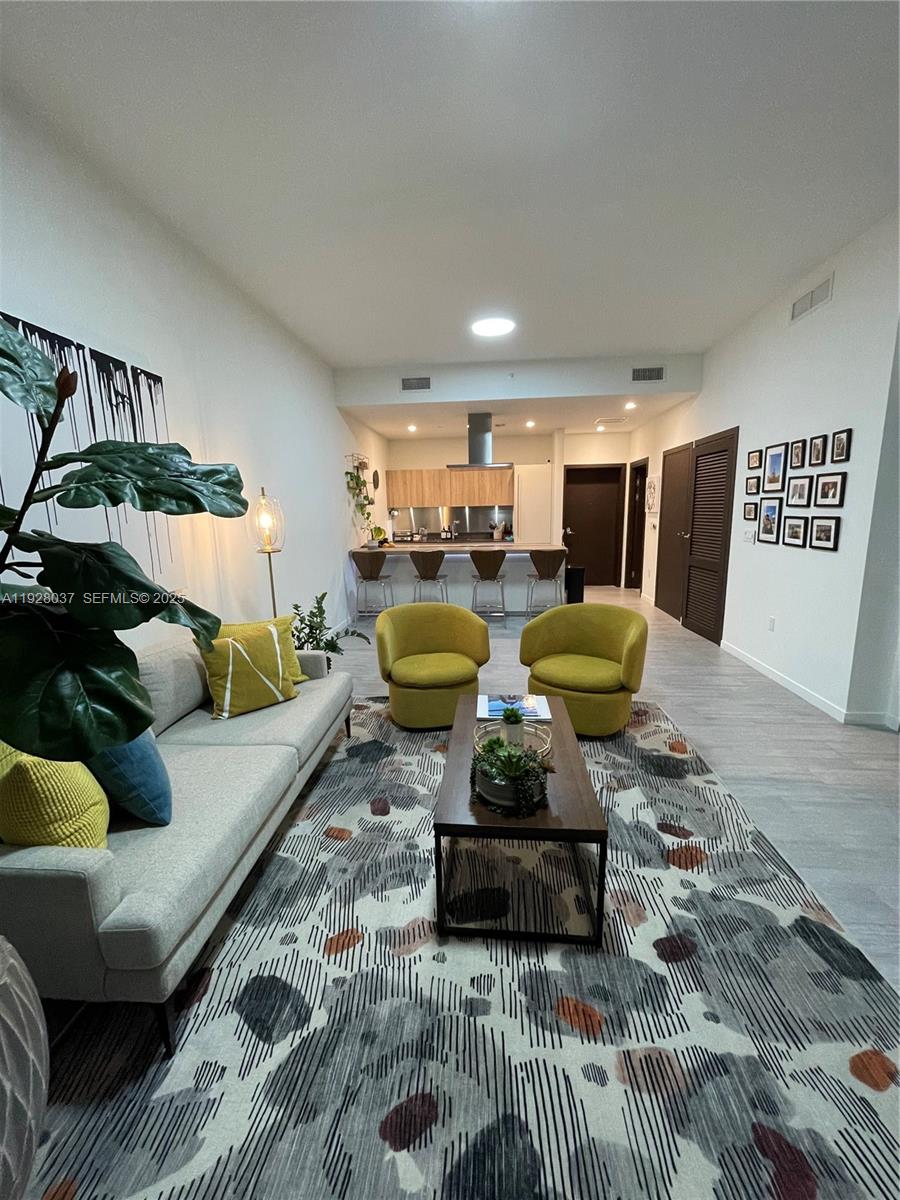 1000 Brickell Plz #1811, Miami FL 33131