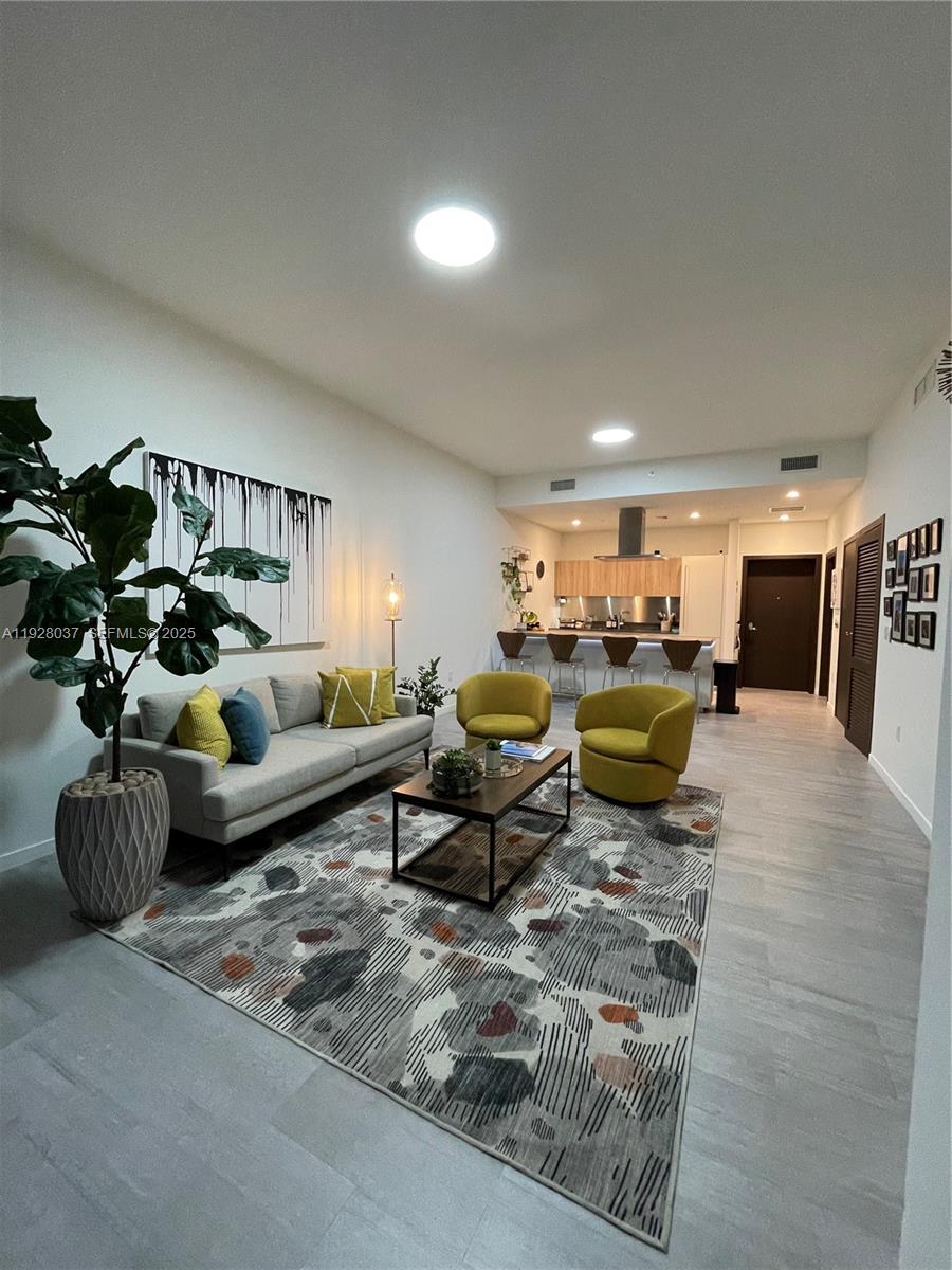 1000 Brickell Plz #1811, Miami FL 33131