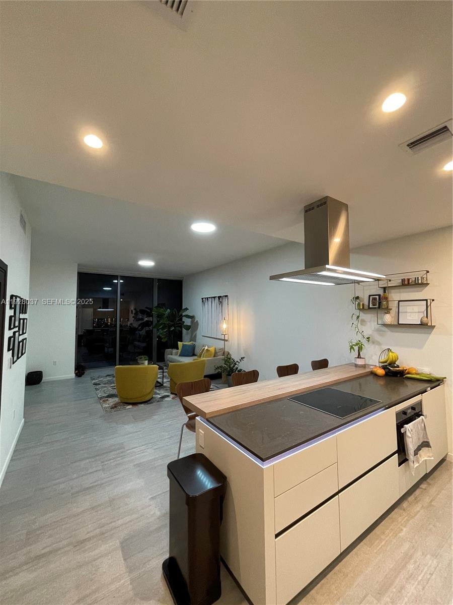 1000 Brickell Plz #1811, Miami FL 33131