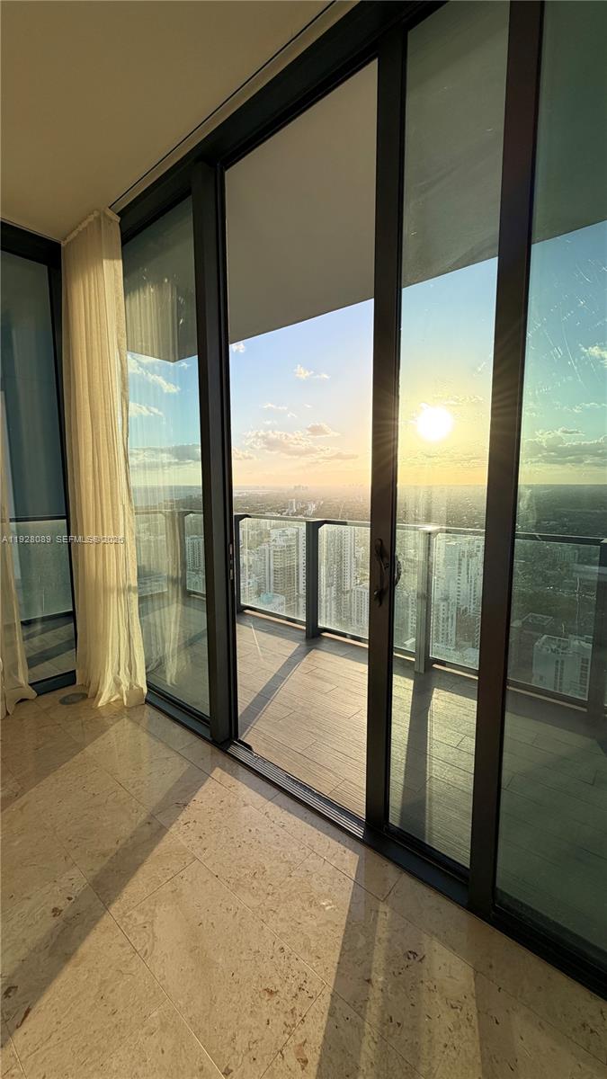 88 SW 7th St #3906, Miami FL 33130