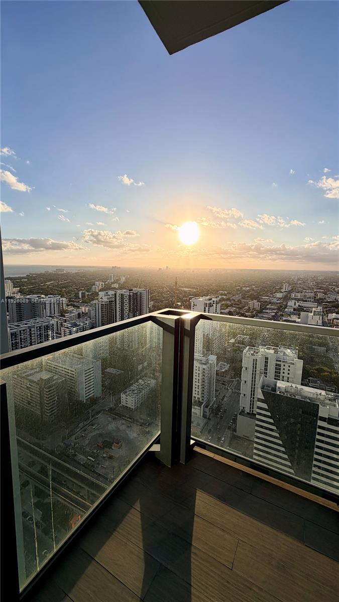 88 SW 7th St #3906, Miami FL 33130