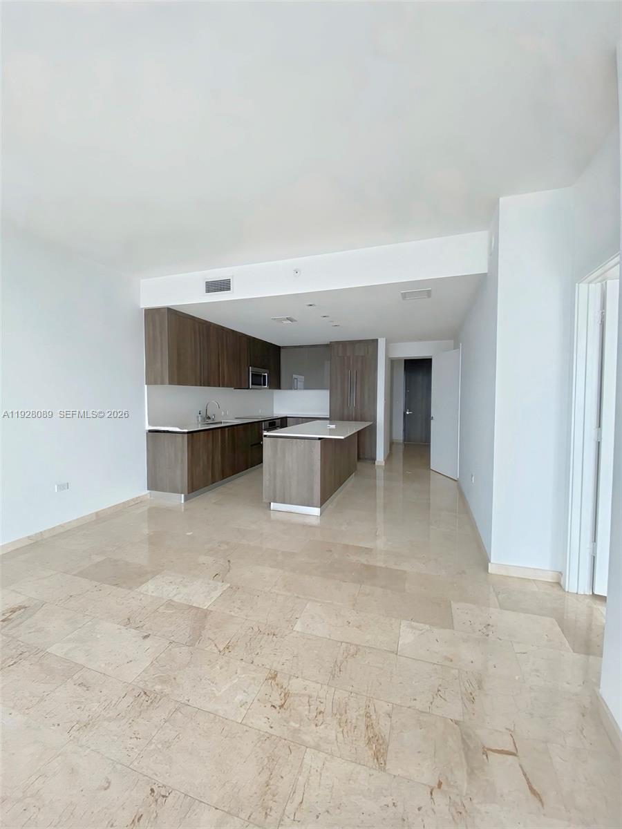 88 SW 7th St #3906, Miami FL 33130