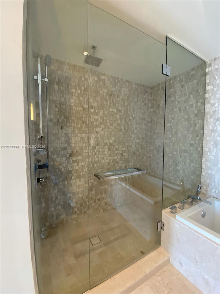 88 SW 7th St #3906, Miami FL 33130