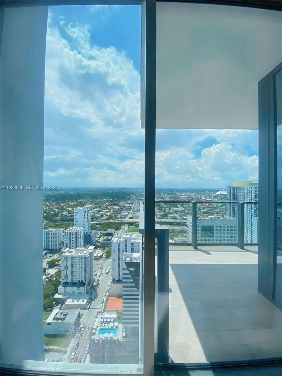 88 SW 7th St #3906, Miami FL 33130