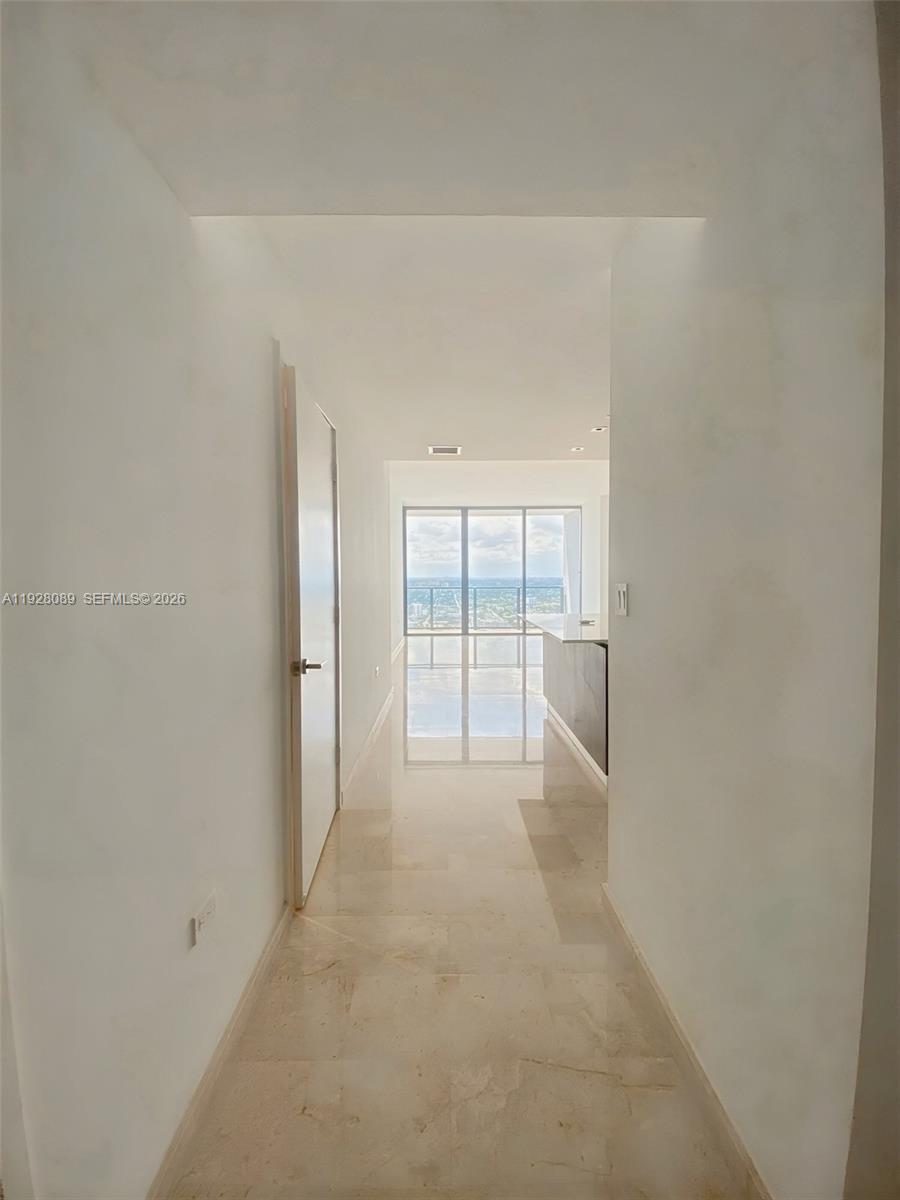 88 SW 7th St #3906, Miami FL 33130
