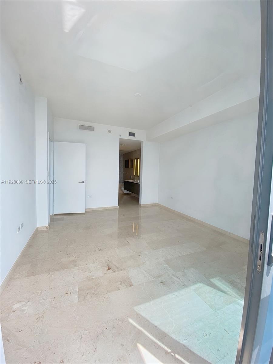 88 SW 7th St #3906, Miami FL 33130