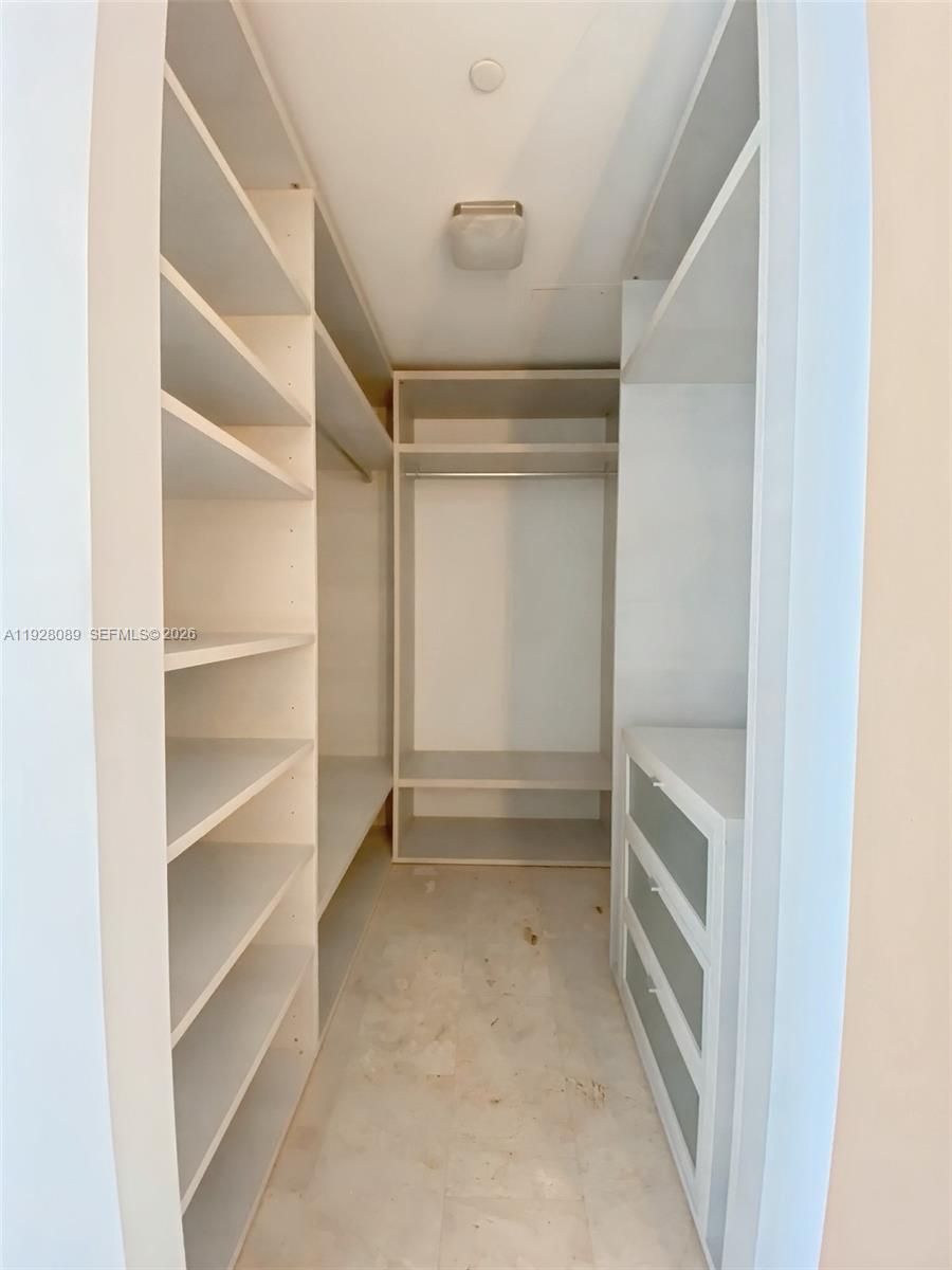 88 SW 7th St #3906, Miami FL 33130