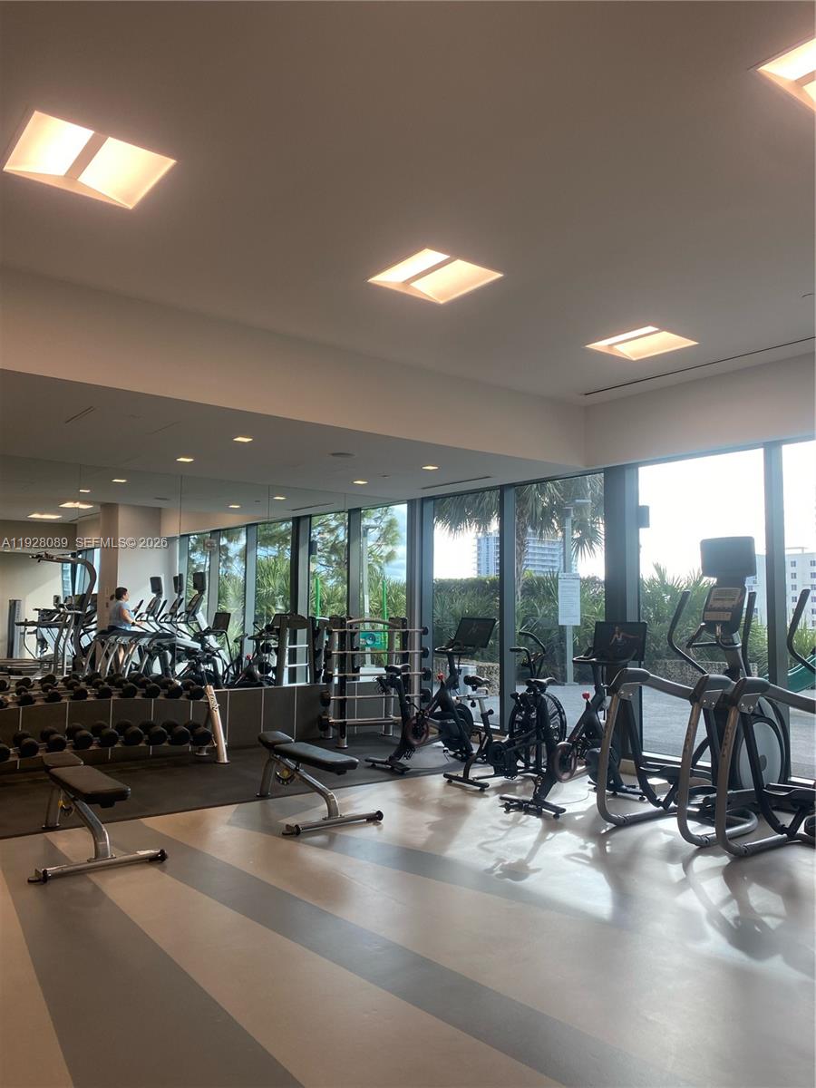 88 SW 7th St #3906, Miami FL 33130
