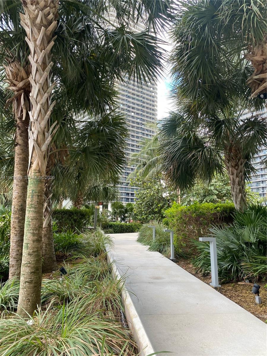 88 SW 7th St #3906, Miami FL 33130