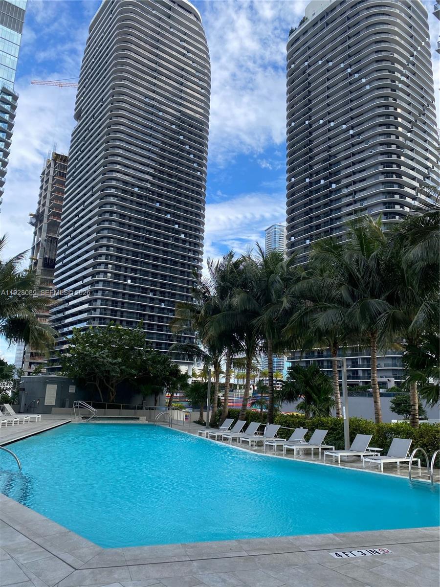88 SW 7th St #3906, Miami FL 33130