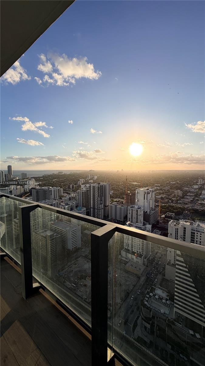 88 SW 7th St #3906, Miami FL 33130