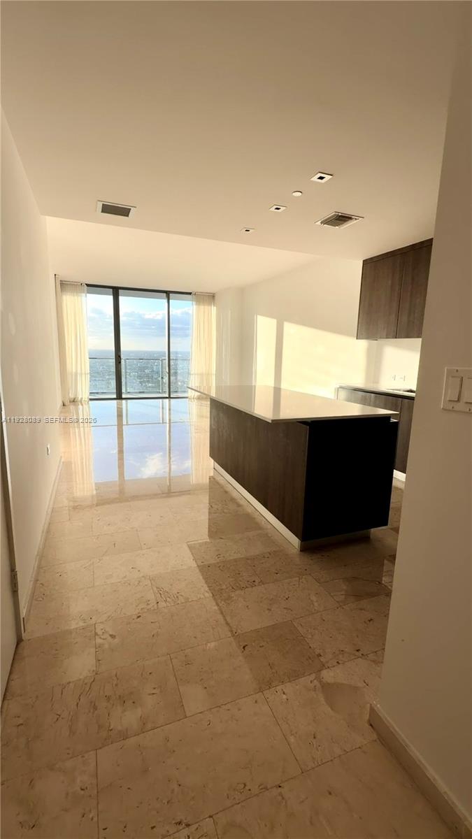 88 SW 7th St #3906, Miami FL 33130