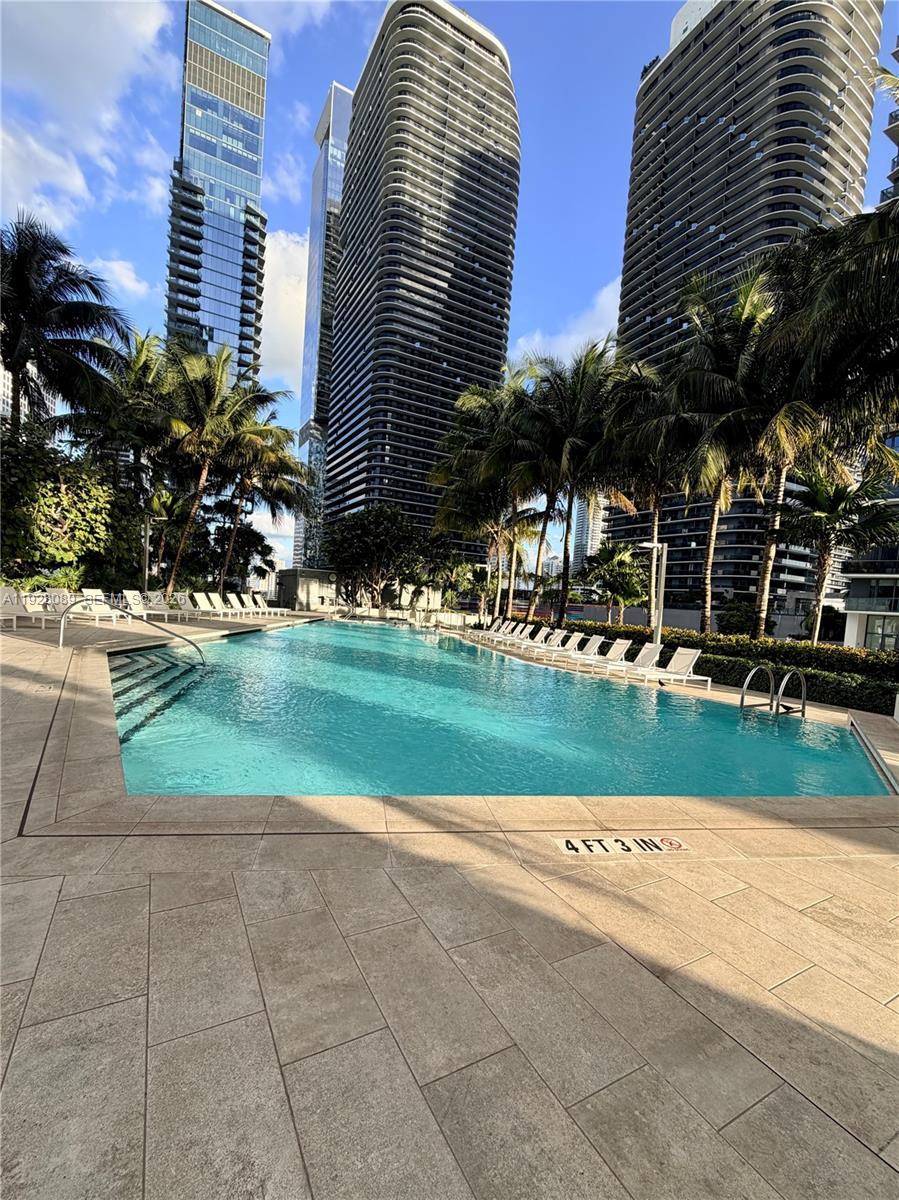 88 SW 7th St #3906, Miami FL 33130