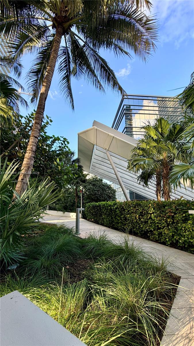 88 SW 7th St #3906, Miami FL 33130