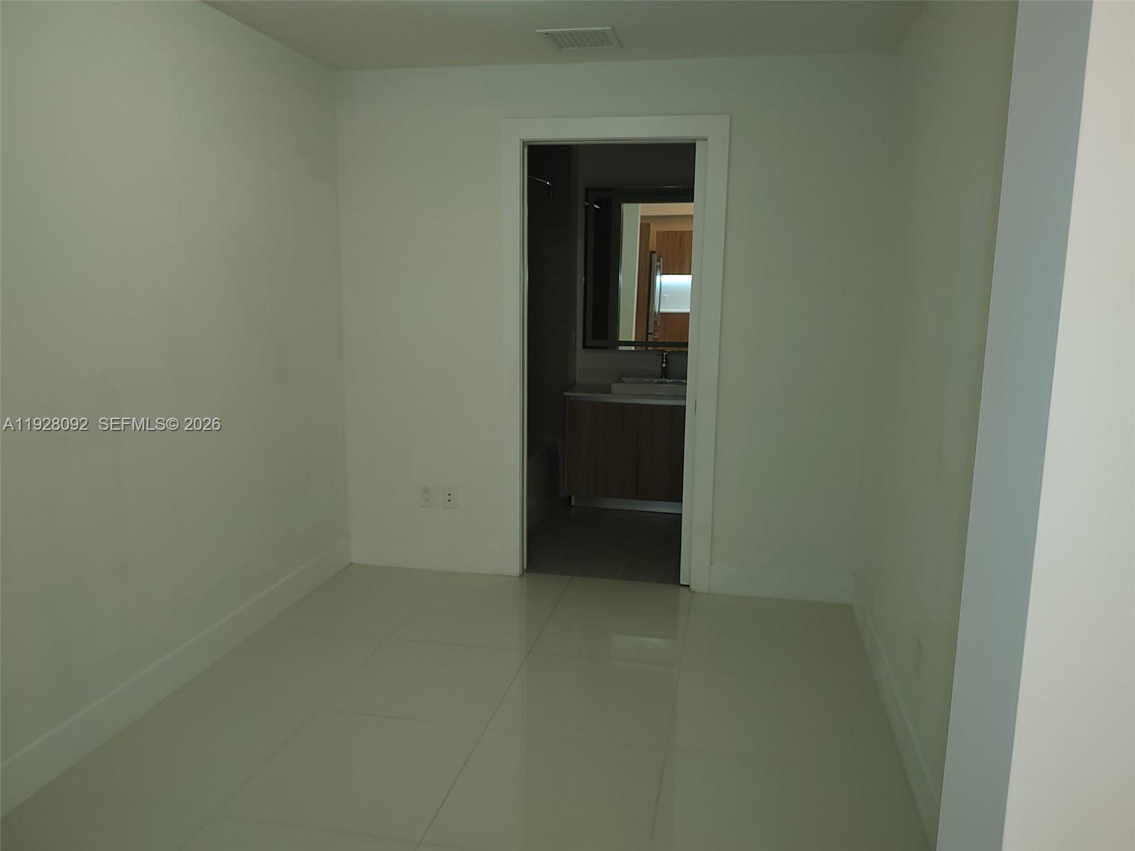 2960 NE 207th St #607, Aventura FL 33180