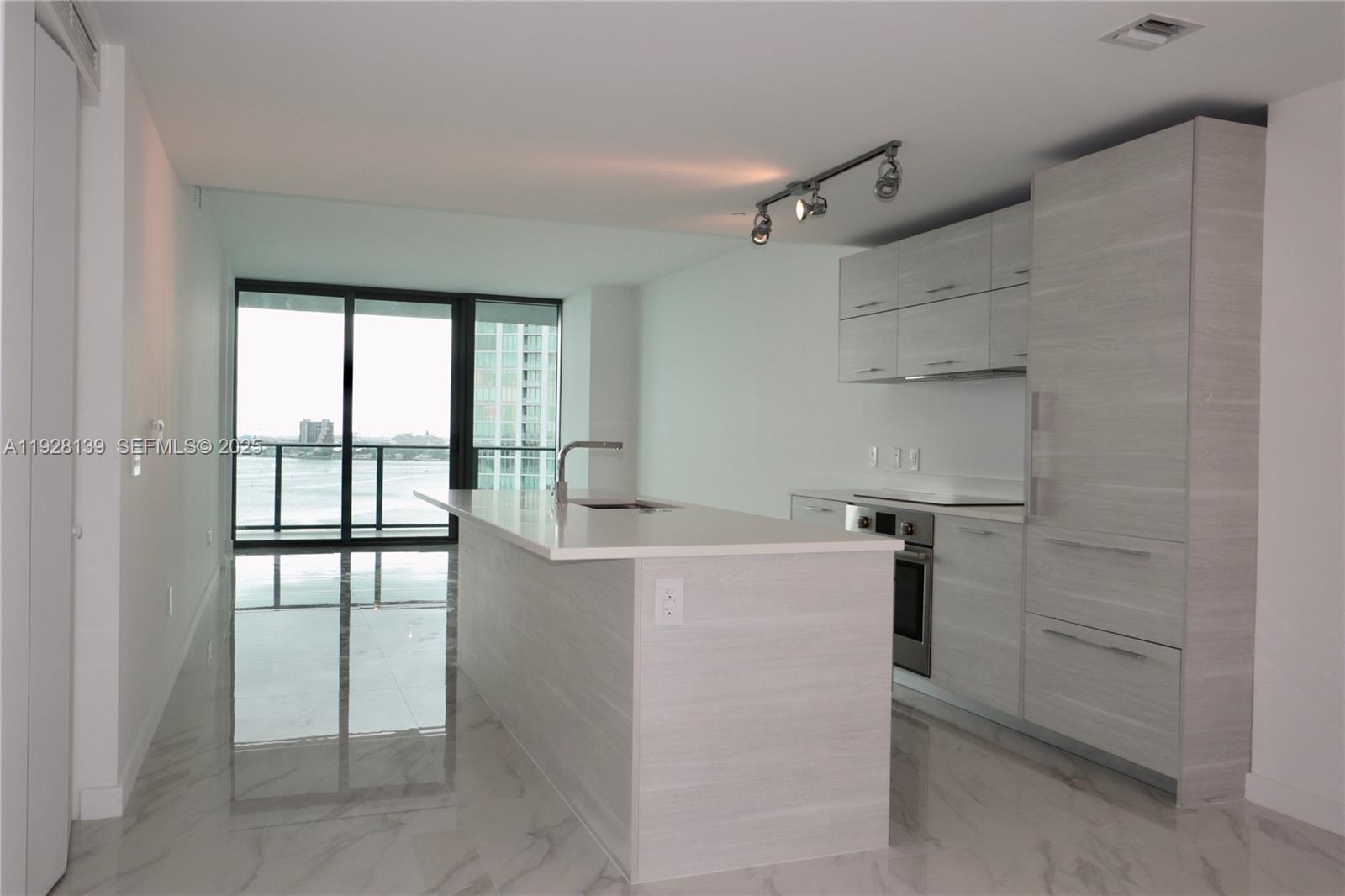 650 NE 32 #1703, Miami FL 33137