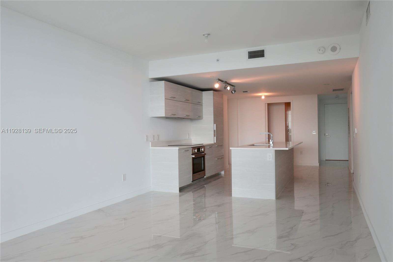 650 NE 32 #1703, Miami FL 33137