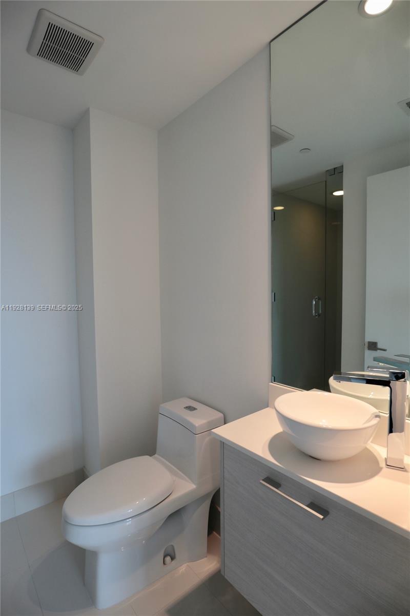 650 NE 32 #1703, Miami FL 33137