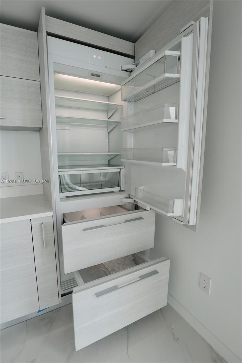 650 NE 32 #1703, Miami FL 33137