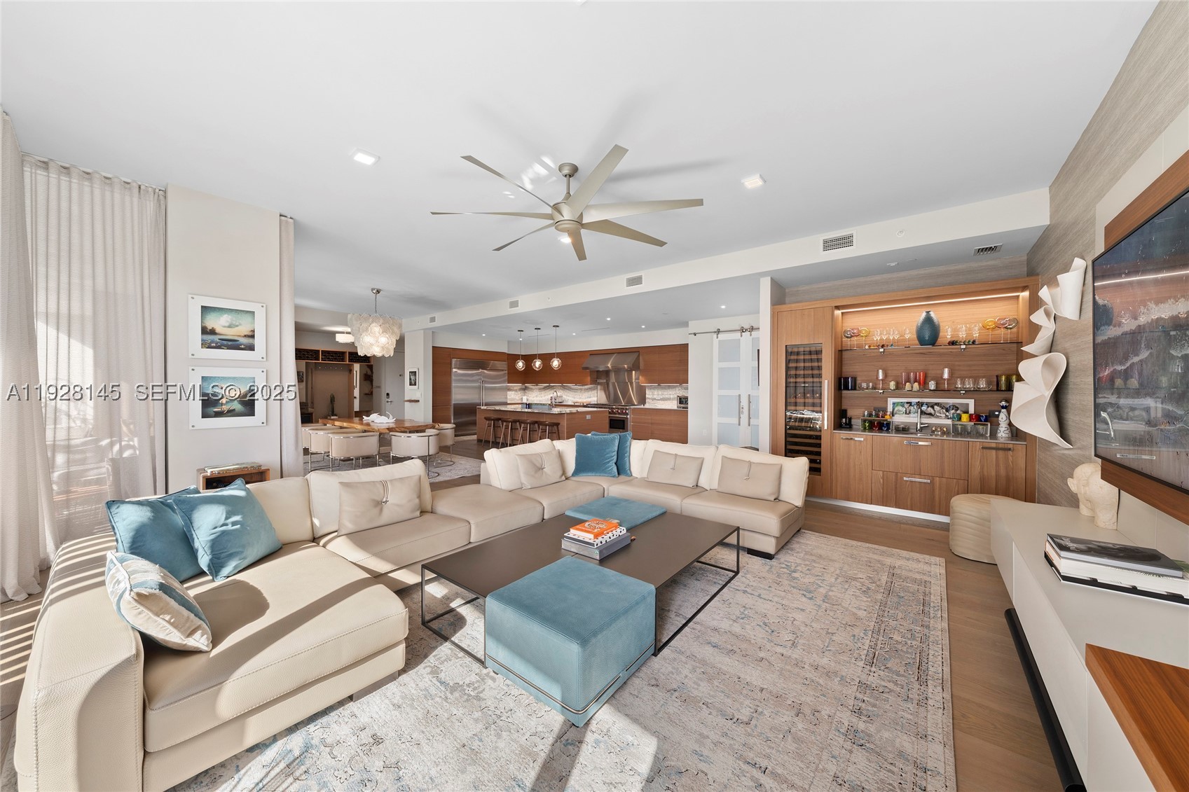 3581 E Glencoe St #403, Miami FL 33133