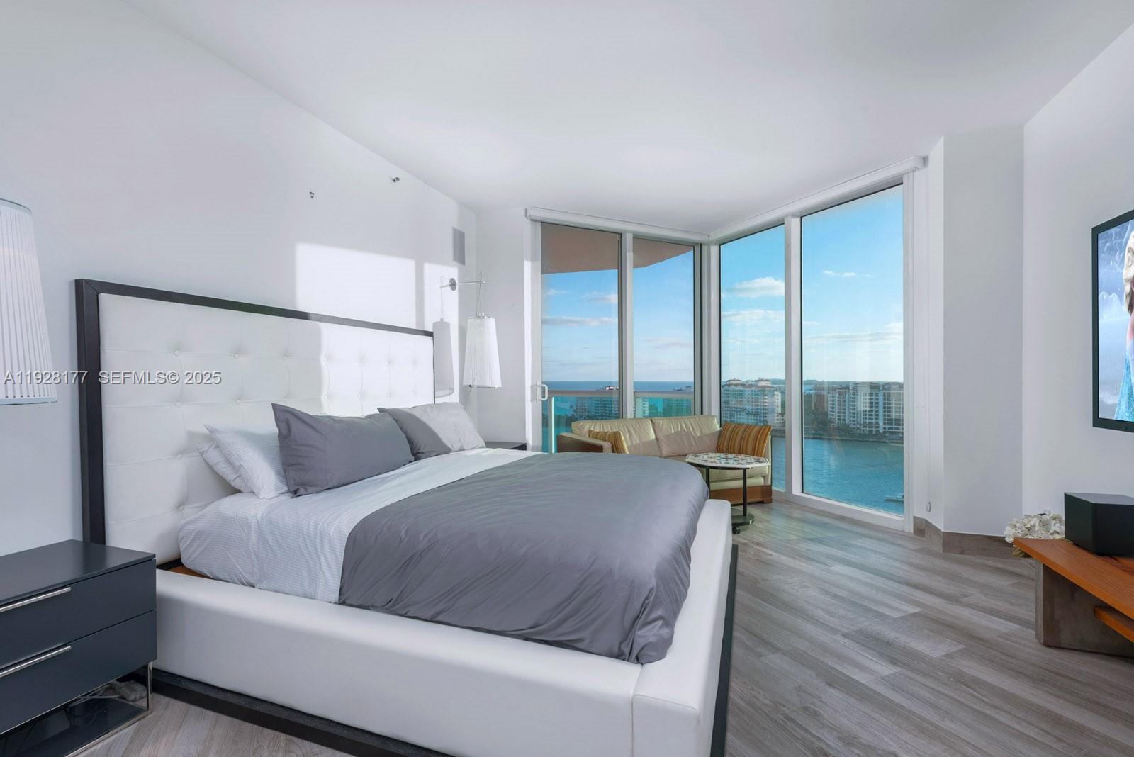 300 S Pointe Dr #1701, Miami Beach FL 33139