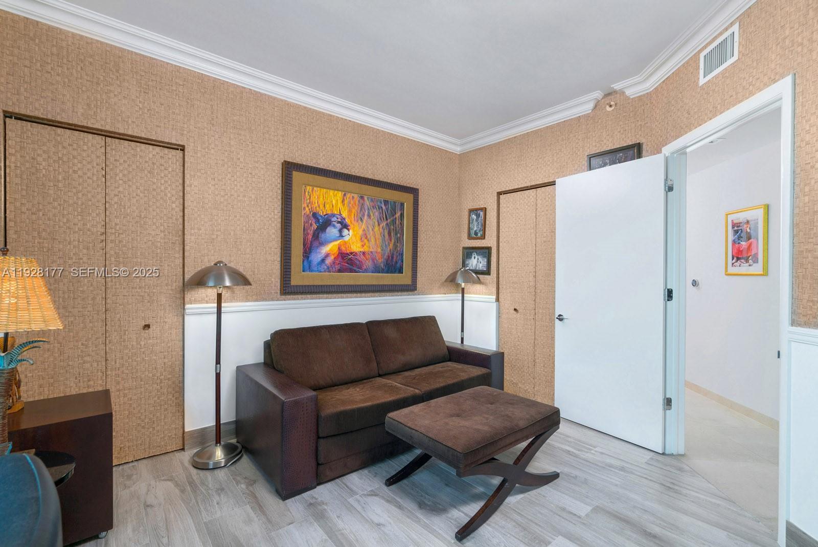300 S Pointe Dr #1701, Miami Beach FL 33139