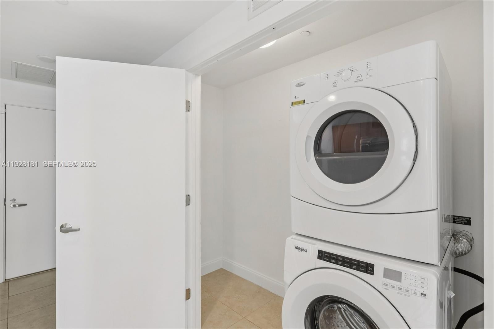 1060 Brickell Ave #2607, Miami FL 33131