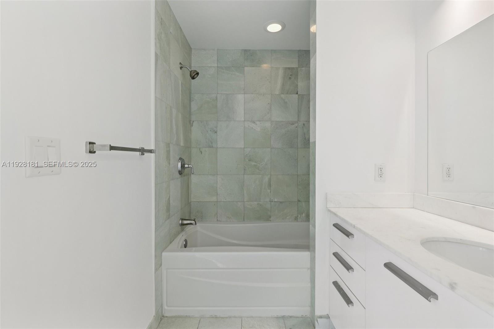1060 Brickell Ave #2607, Miami FL 33131