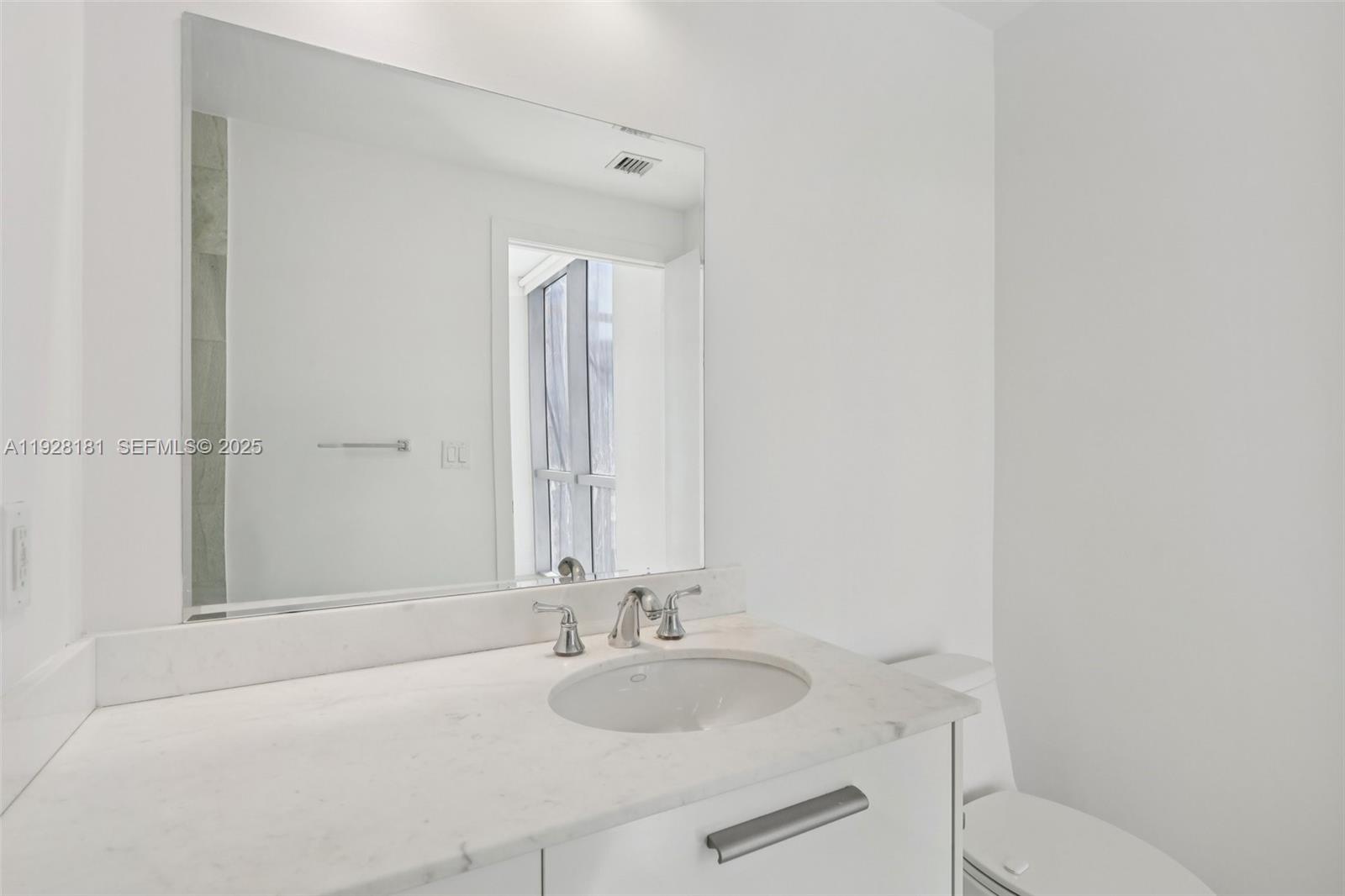 1060 Brickell Ave #2607, Miami FL 33131