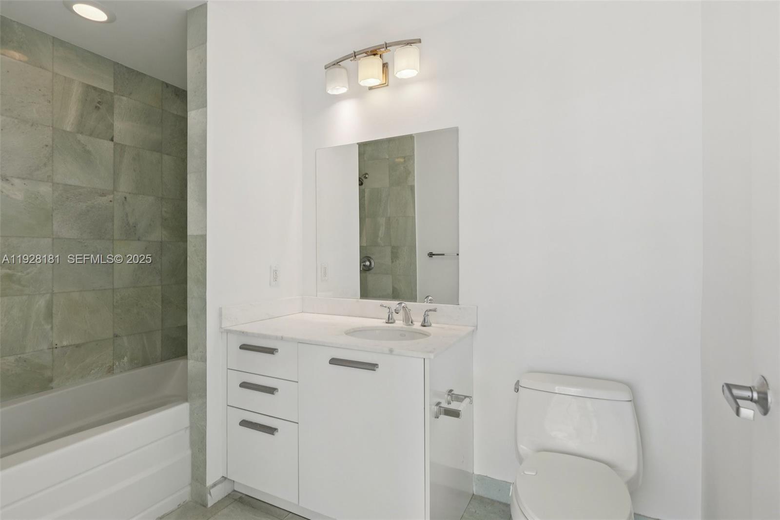 1060 Brickell Ave #2607, Miami FL 33131
