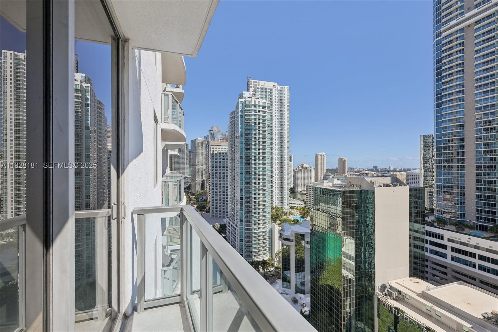 1060 Brickell Ave #2607, Miami FL 33131