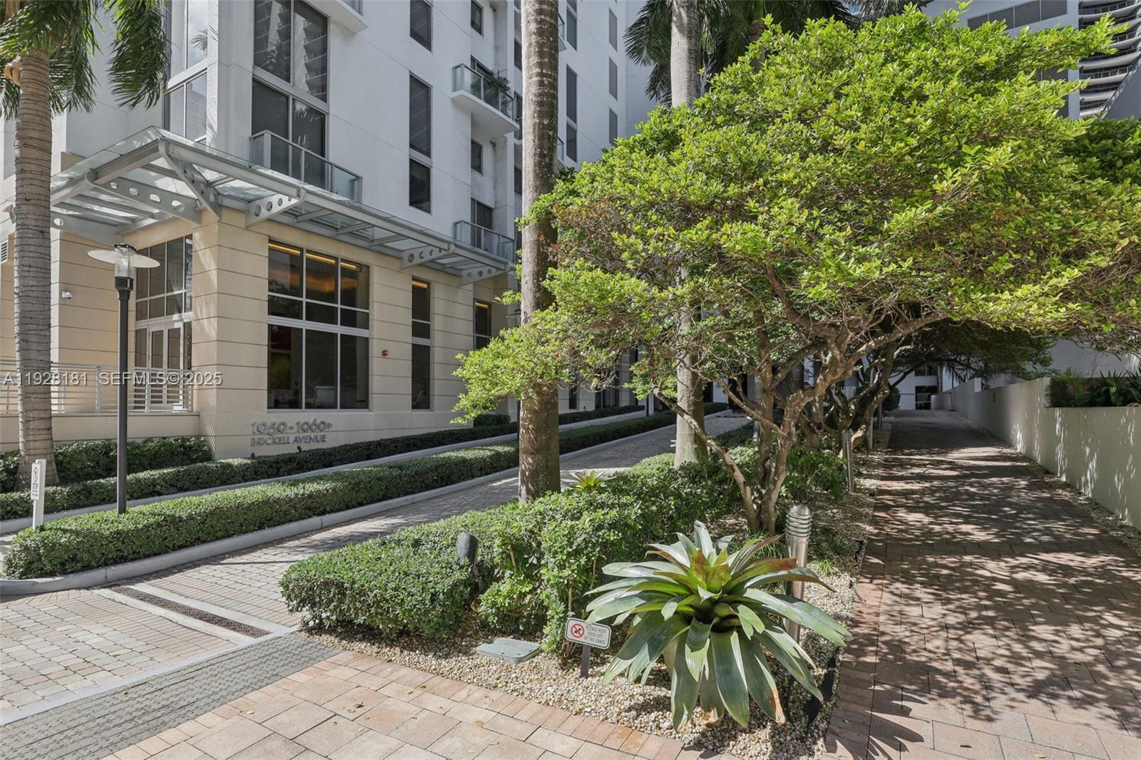 1060 Brickell Ave #2607, Miami FL 33131