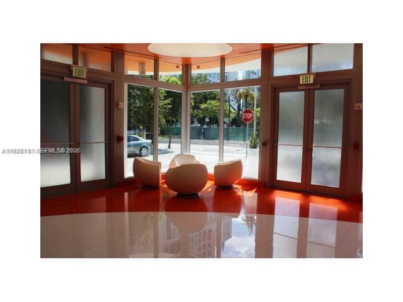 31 SE 6th St #1804, Miami FL 33131