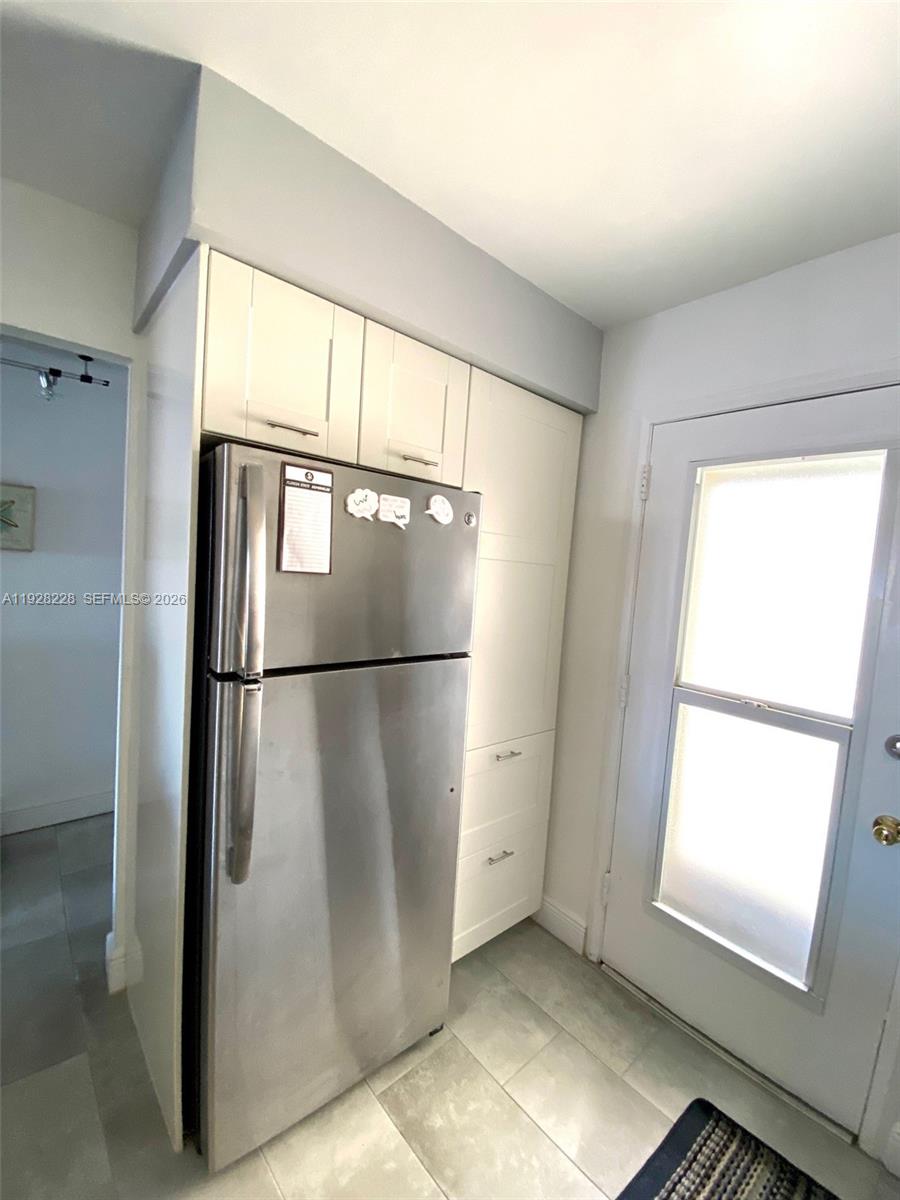 400 Golden Isles Dr #6, Hallandale Beach FL 33009
