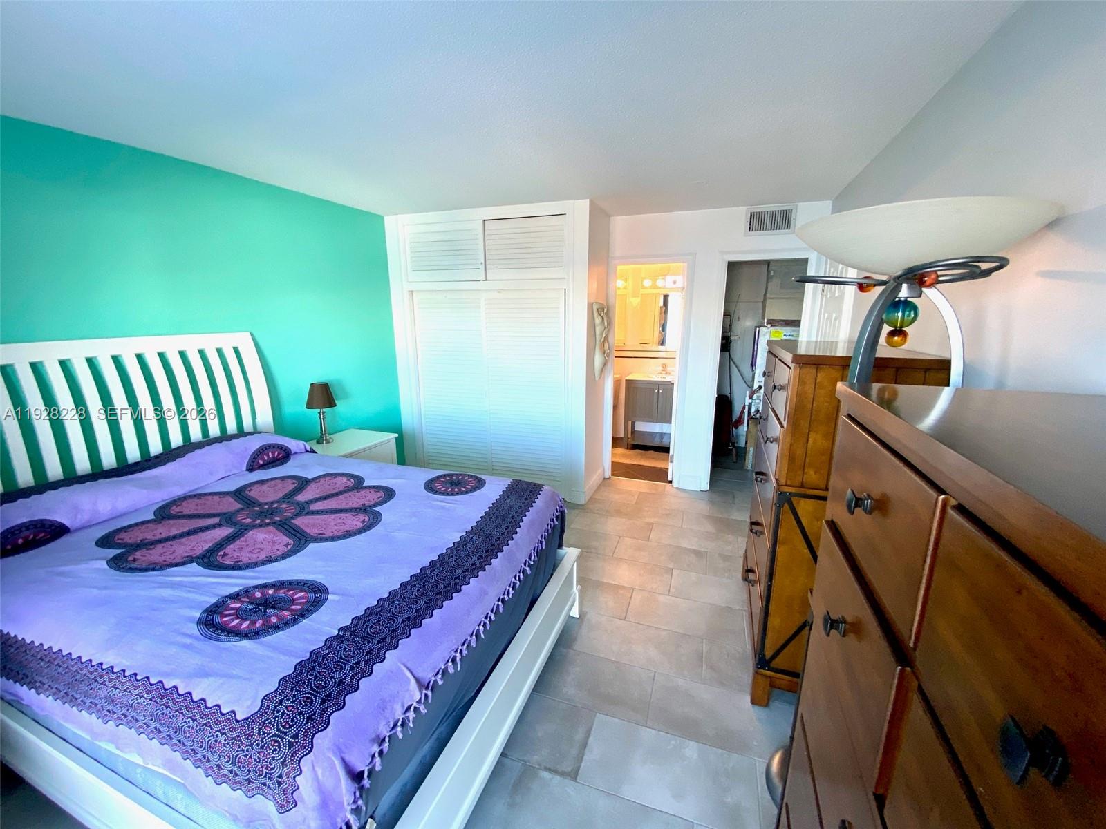 400 Golden Isles Dr #6, Hallandale Beach FL 33009
