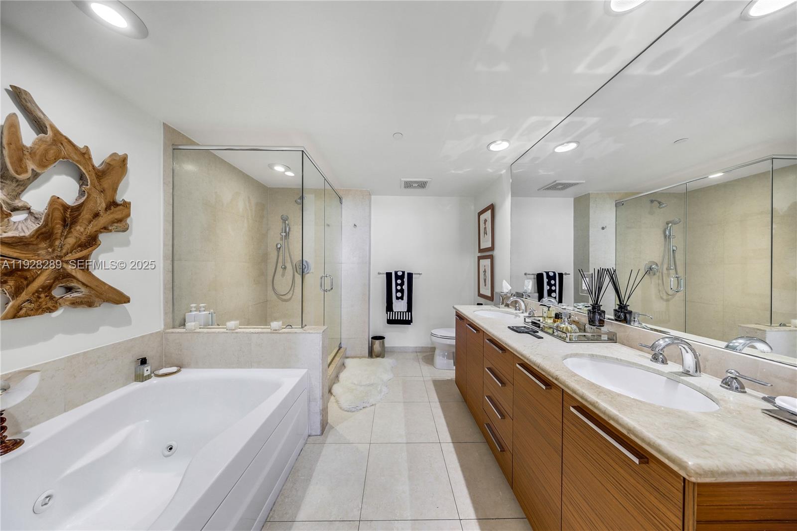 50 Biscayne Blvd #3311, Miami FL 33132