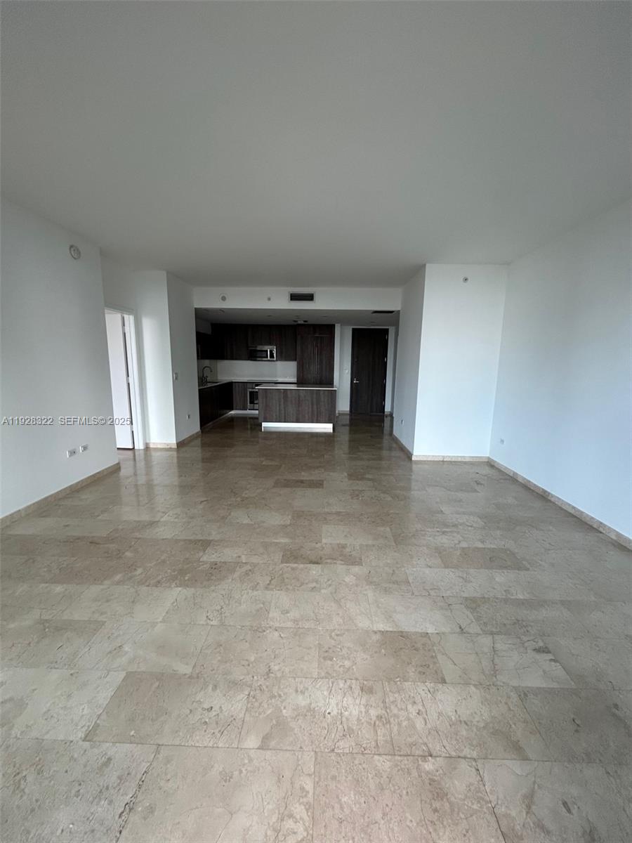 68 SE 6th St #3008, Miami FL 33131
