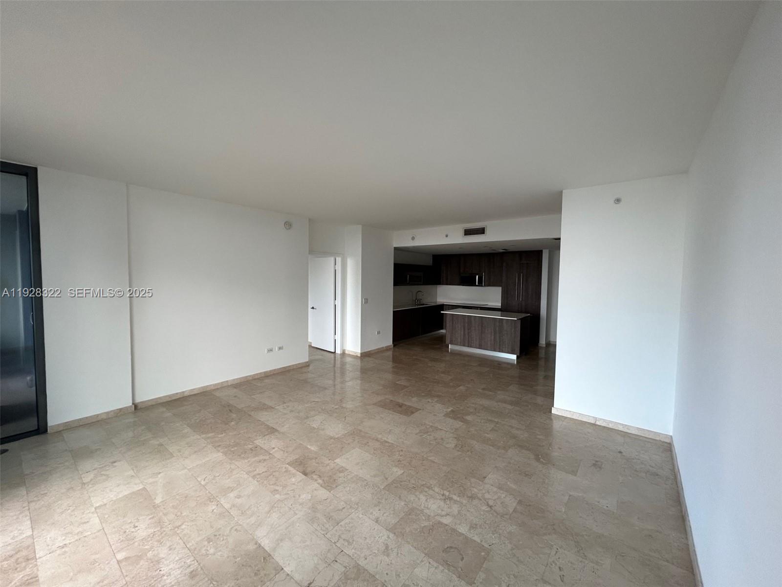 68 SE 6th St #3008, Miami FL 33131